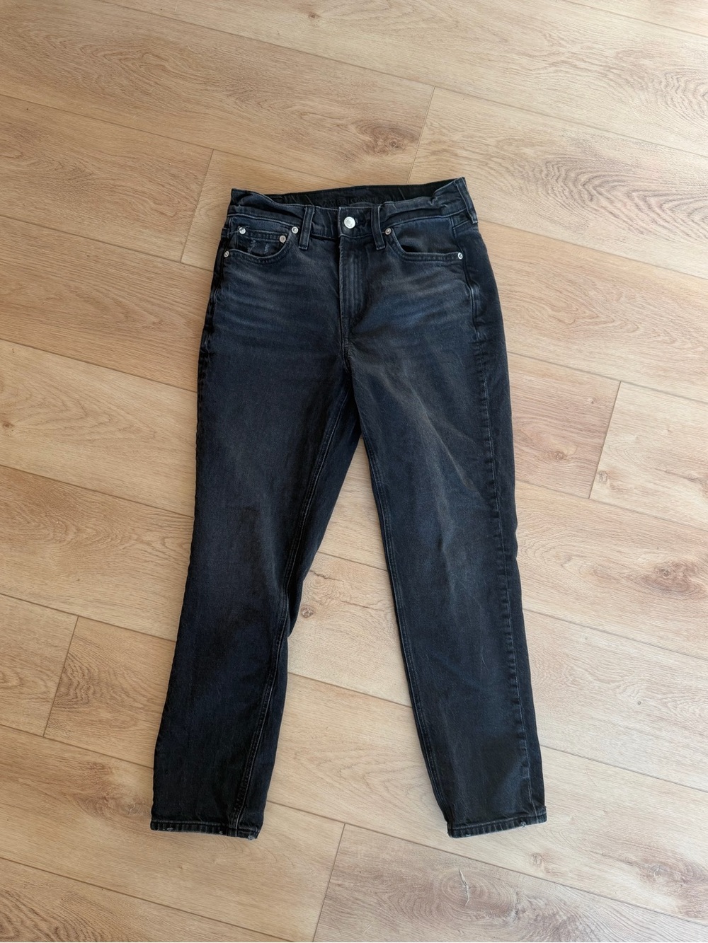 American Eagle Outfitters Black High-Rise Women’s Jeans